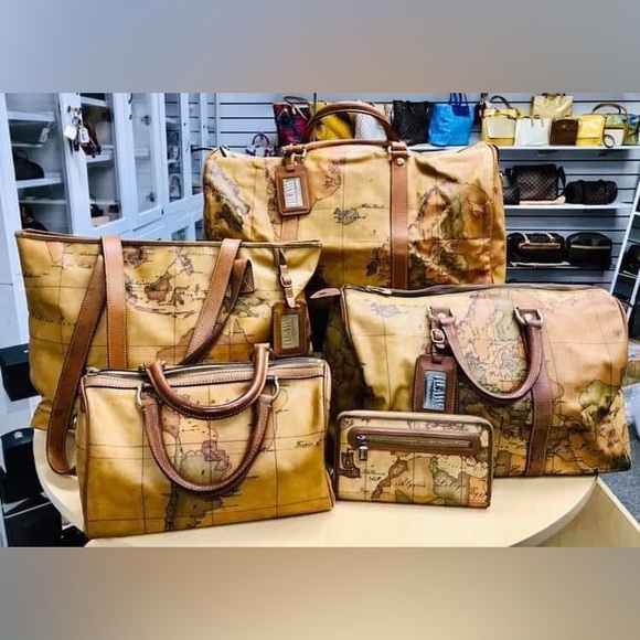 PRELOVED, AUTHENTIC, LUXURY - Picture 7 of 16